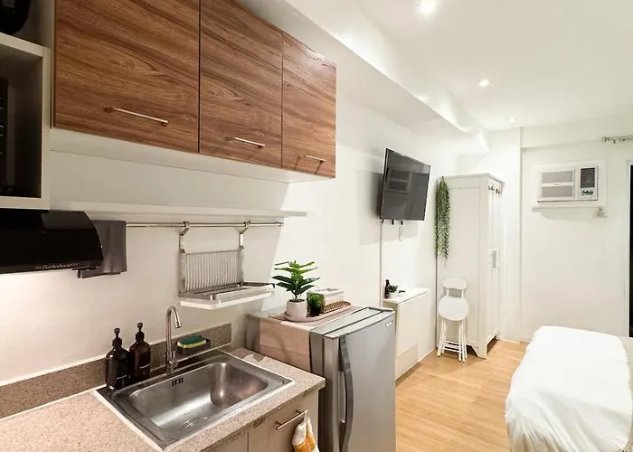 Top-floor In Makati With Views Good For 2-3 Pax Manila