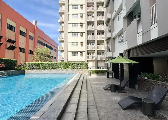 Apartment Top-floor In Makati With Views Good For 2-3 Pax Manila