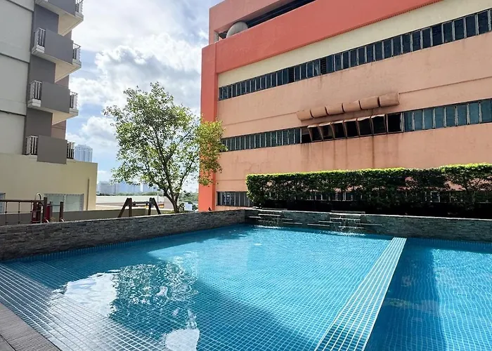Top-floor In Makati With Views Good For 2-3 Pax Apartment